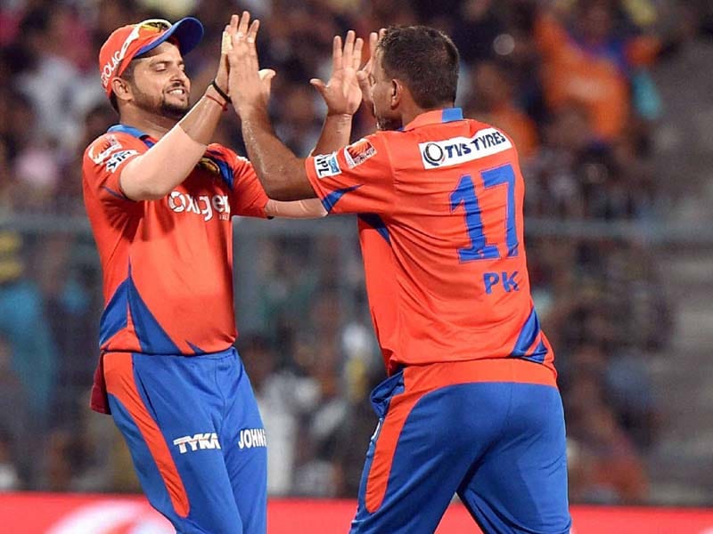 Praveen kumar surprised on eden gardens ground