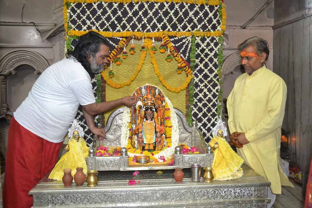 charan darshan of banke bihari mandir vrindavan 2019 at akshaya tritiya
