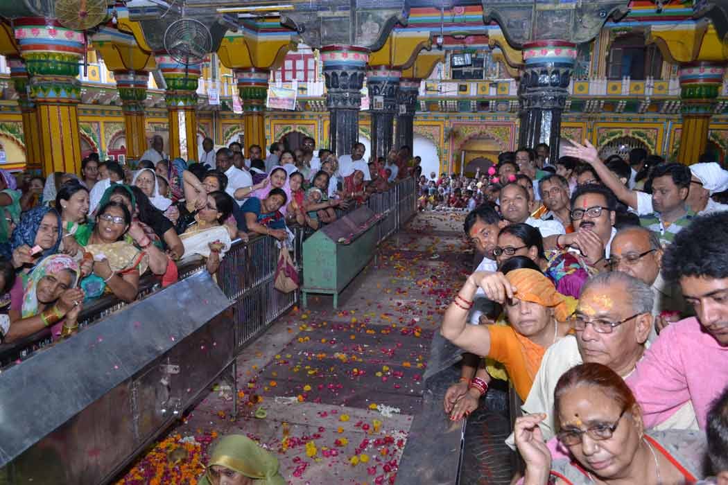 Sandalwood make up to the thakur Banke Bihari in vrindavan.