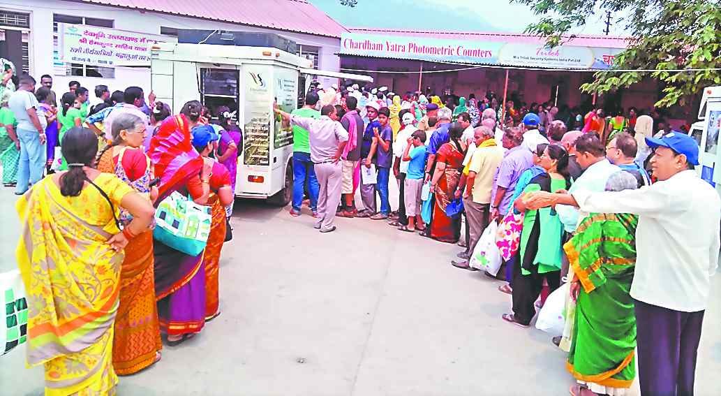 devotees coming for chardham yatra.