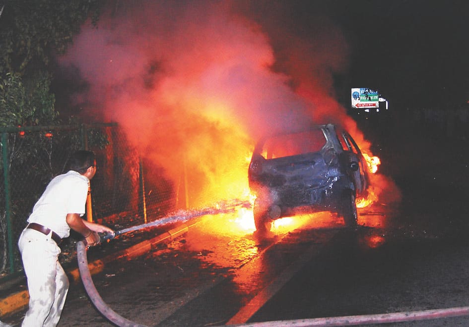 Car caught fire, the surviving company manager