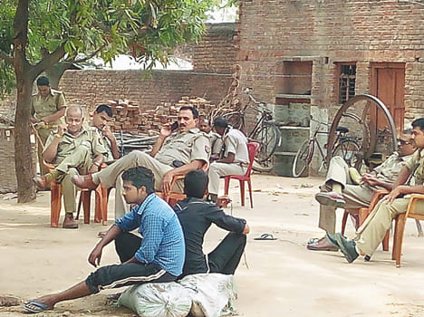  riport darj, yuvatee ka antim sanskaar  