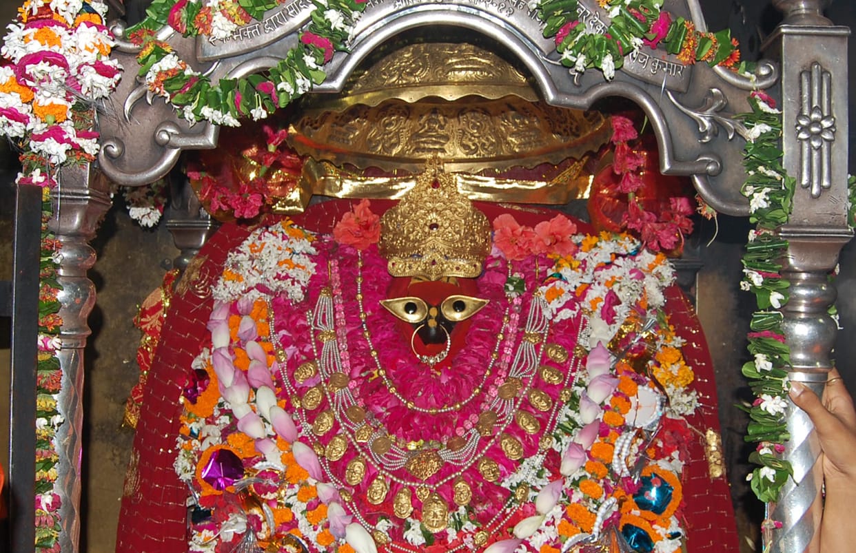 devotee wroshiped the godess vindhyawashni