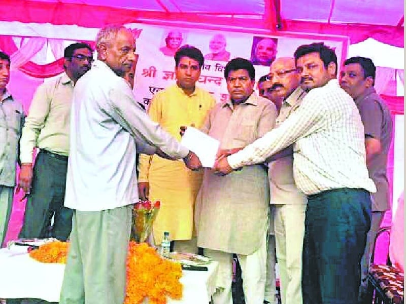  mla gyanchand gupta, mla manav colony visit, water crisis, electricity crisis, panchkula