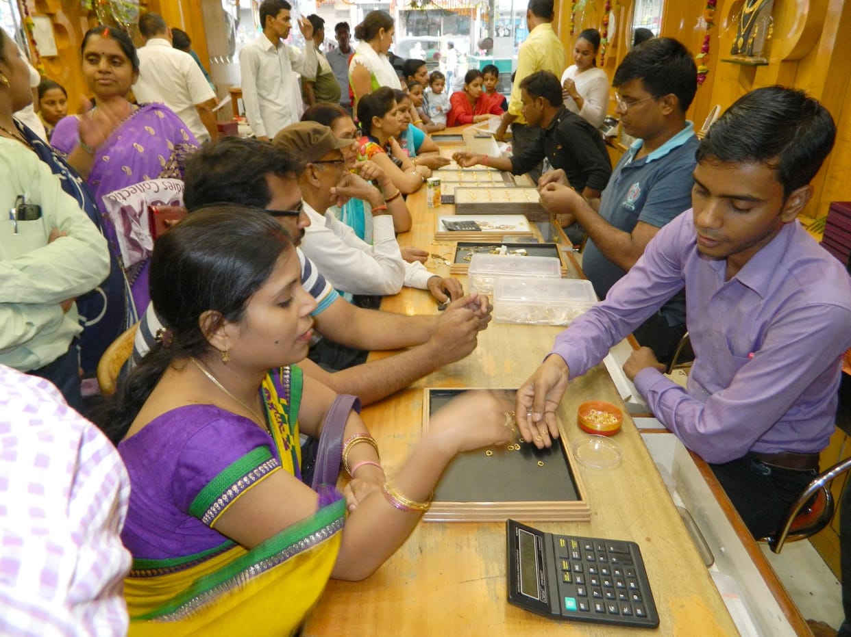 crowded in Jewelery shops 