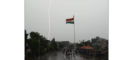 cloud brust at sunni, 5 tourist drown in flood.