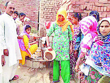 People sick after drinking contaminated water from hand pumps