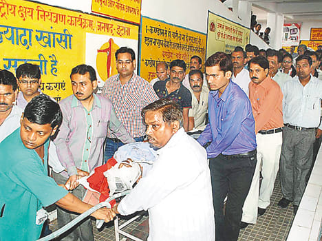 Doctor train collision injures