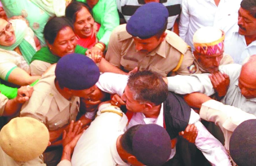 farmer and police clash