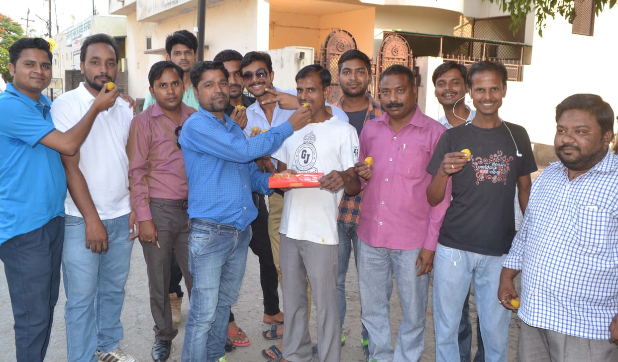 Congressmen celebrated by distributing sweets Jsr