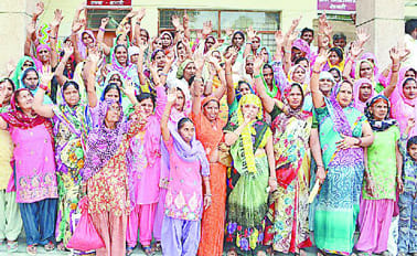 In the kitchen mothers demonstrated Collectorate