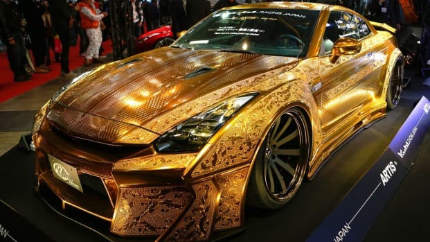 Gold car cost $1 million in Dubai