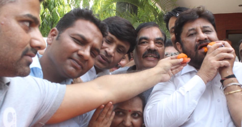 uttrakhand govt, harish rawat govt, chandigarh congress, rawat victory celebration, chandigarh