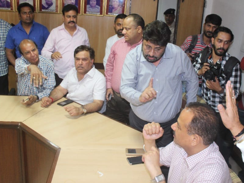 multi level parking, mayor arun sood, pardeep chhabra, chandigarh administration, nagar nigam