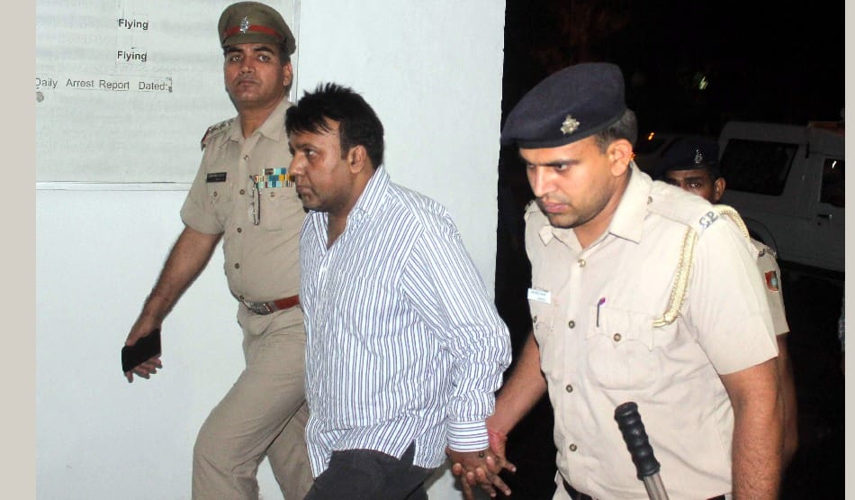 diamond showroom loot accused owner alligade chandigarh police