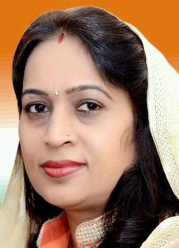 Savita became district panchayat president unopposed