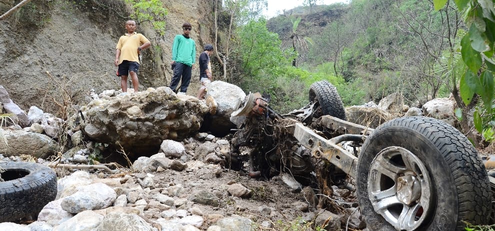 cloud brust at sunni, five people missing, live photos.