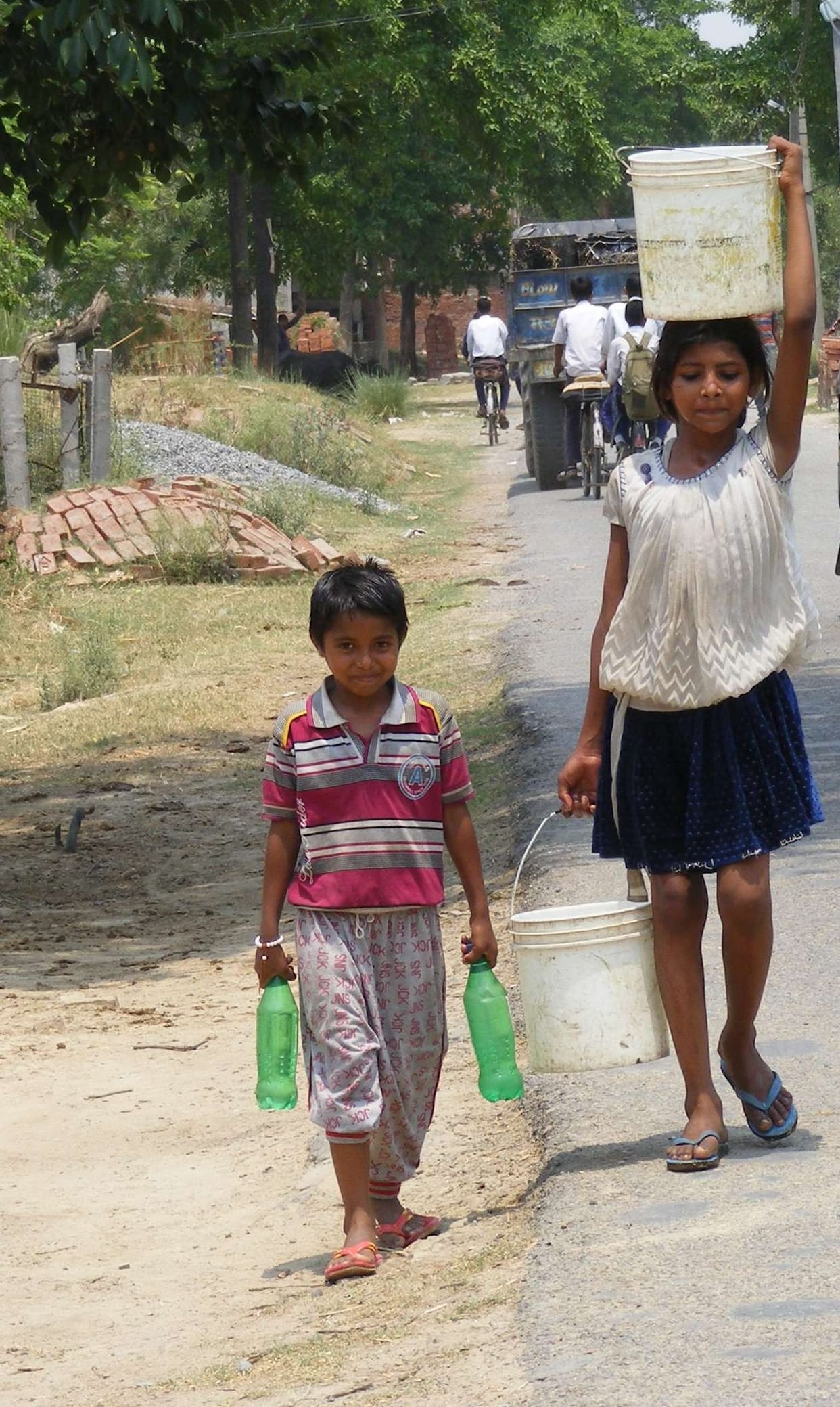 Disruption of water supply in the villages darjanabhara