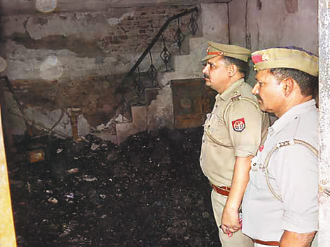 Shoe store, accessories ash from the fire in millions