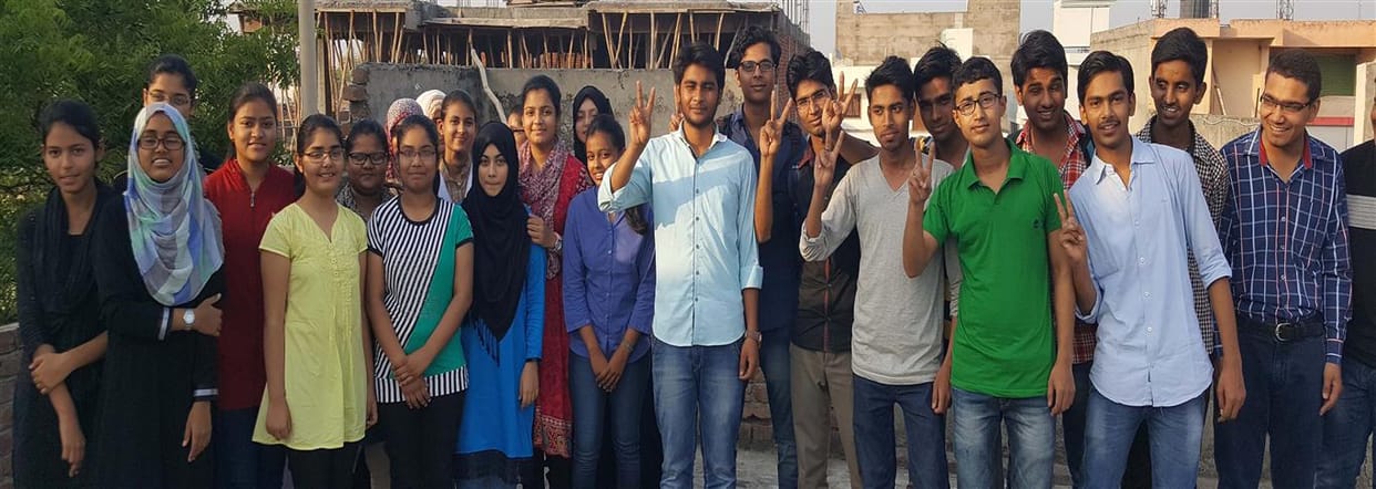 AMU toppers farmers , workers and the driver 's son