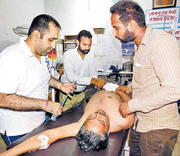 barnala police beaten boy and this boy eat poison and died inside police chownki