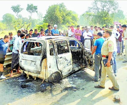 burn dead body found in a car in faizabad