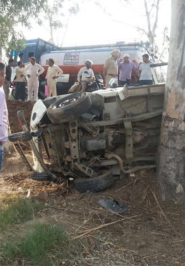 accident, road accident, four people died in accident, groom died in accident