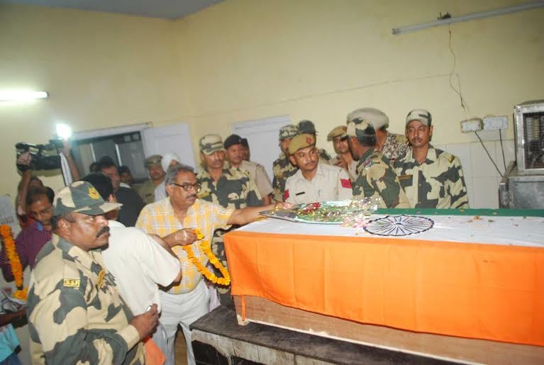 martyr soldier rockey, martyr bsf soldier rockey, shaurya chakra to martyr rockey