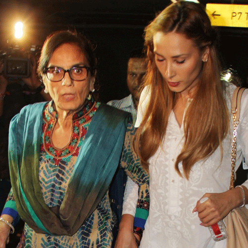 iulia seeing with salman's mother