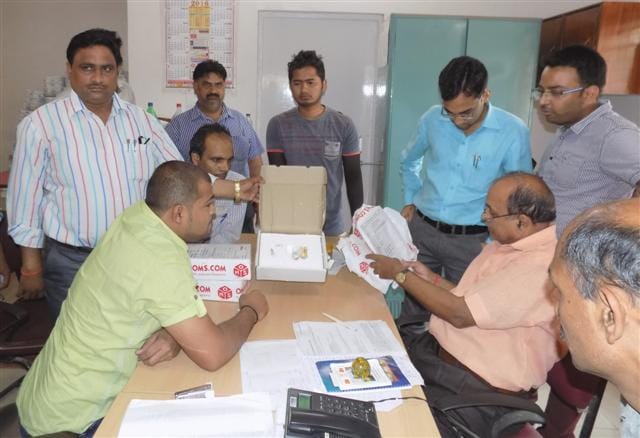 Counterfeit goods in the parcel of call centers