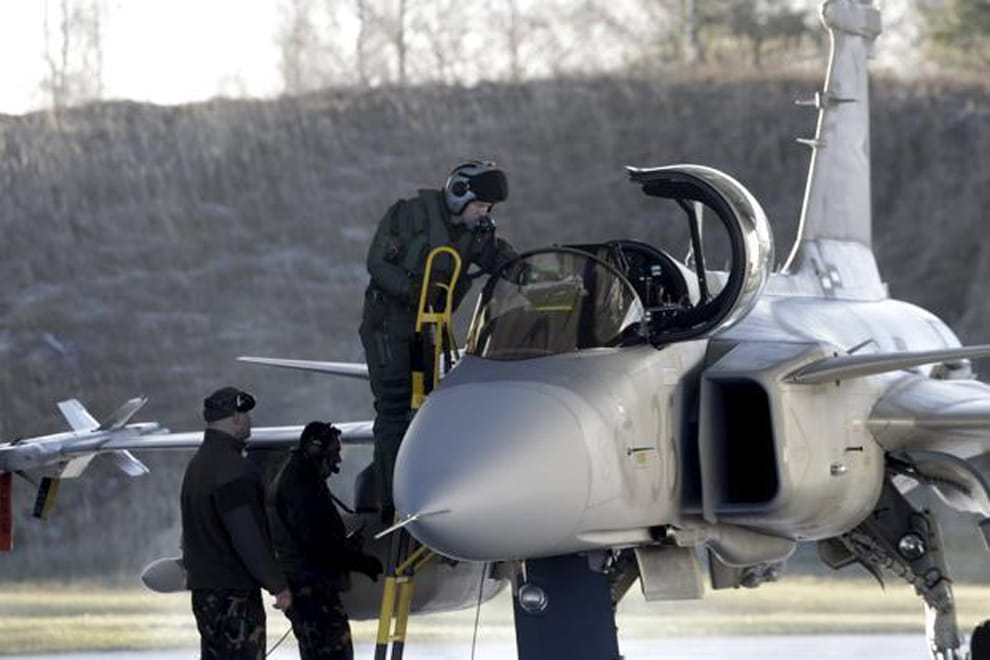 India can deploy fighter aircraft Rafale on Pak-China border 