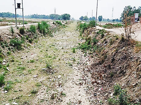 Ramganga year dry canal