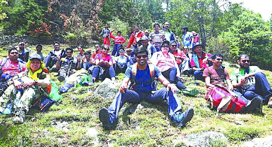 Kliatop Bugyal sweat to reach the missing trackers