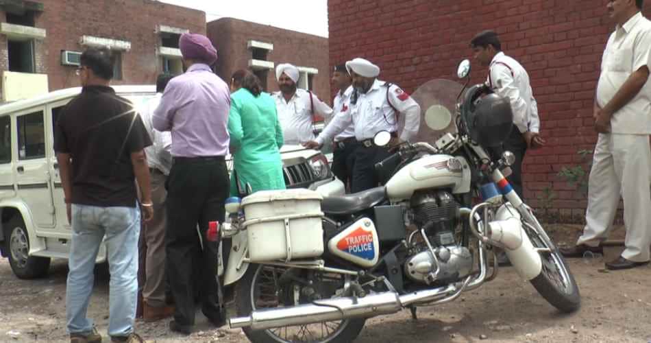 haryana congress mla shri krishan hooda car without number plate