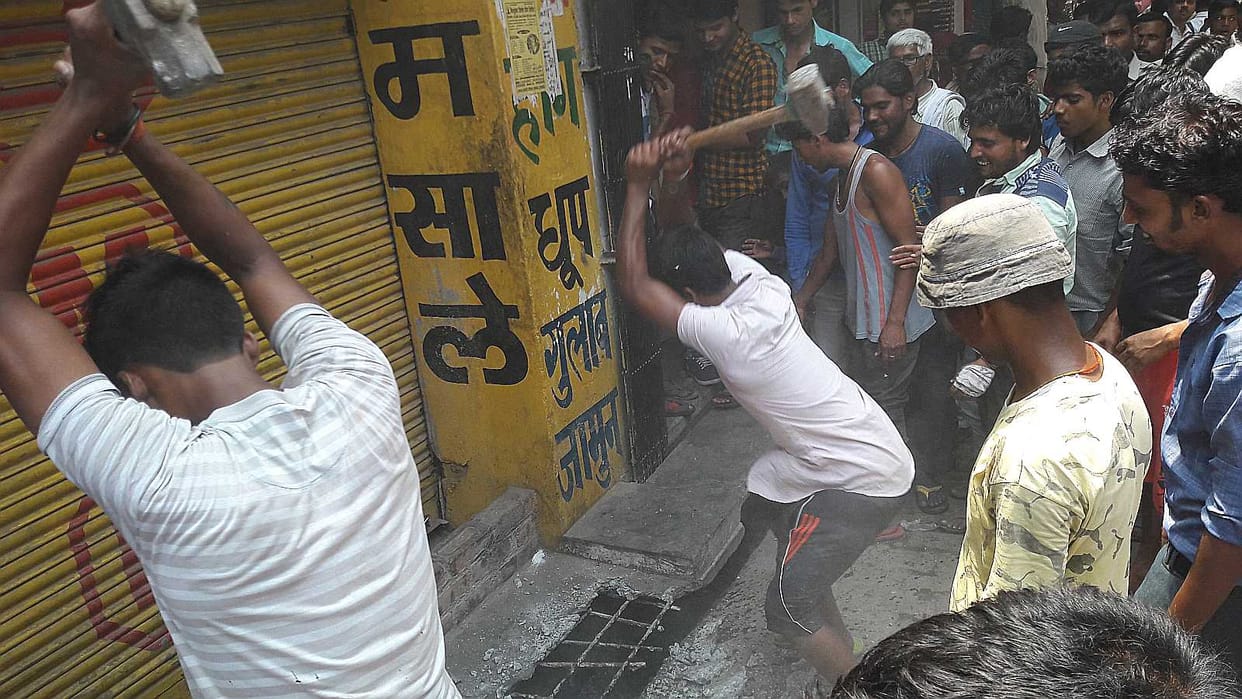 Rain on encroachers Municipality hammer