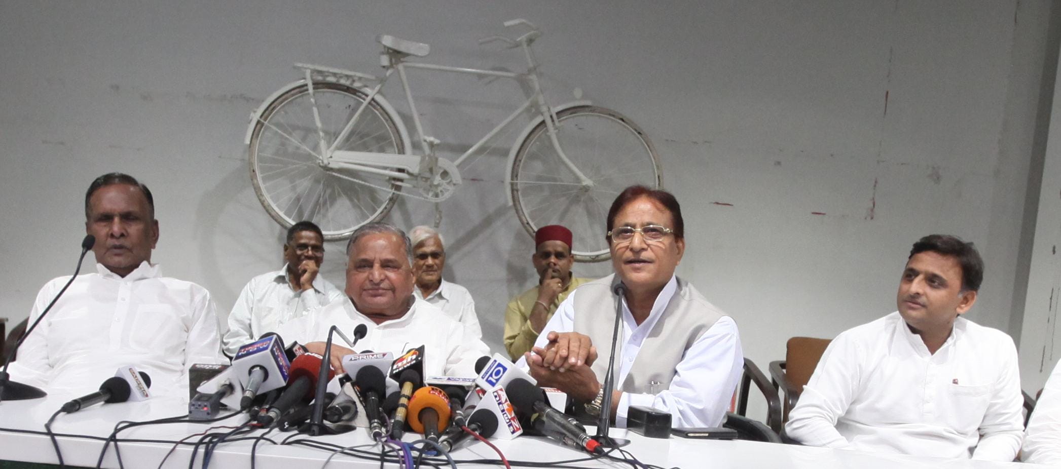 Beni Prasad Verma left party but remained close to Mulayam Singh