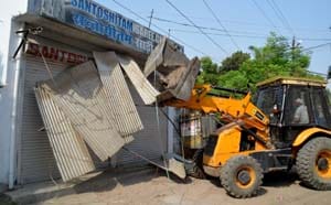 Nurulla Road between opposing encroachment removed