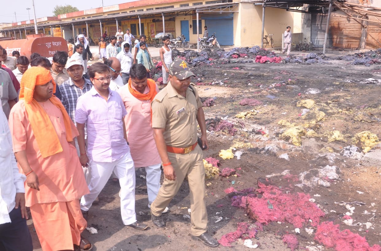 cotton traders shut doen the shop
