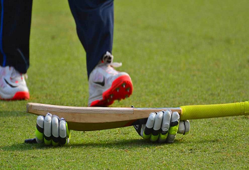 a bowler deliver consecutive 6 wide balls in an over in tennis tournament