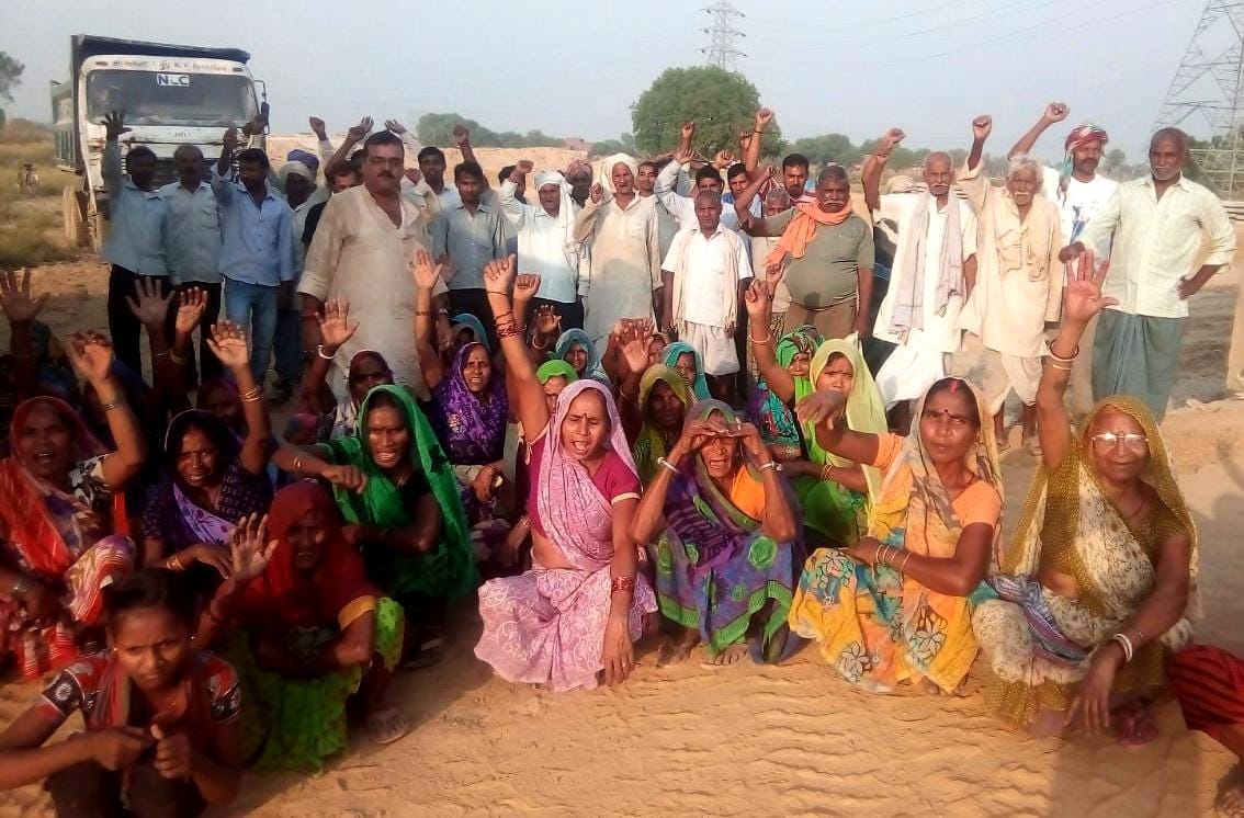FIR against 54 farmers are satyagraha