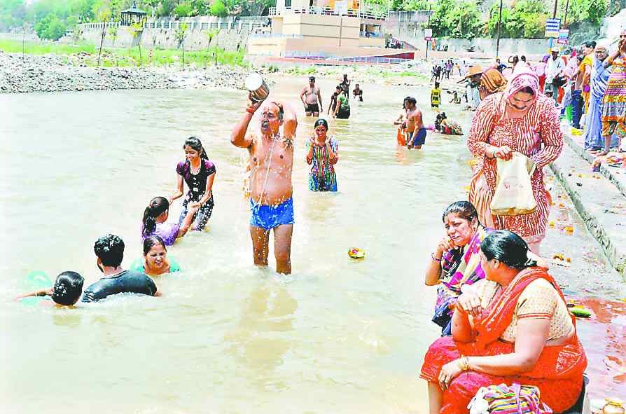Mokshdayini caused by a dip in Ganga Saptami thousands