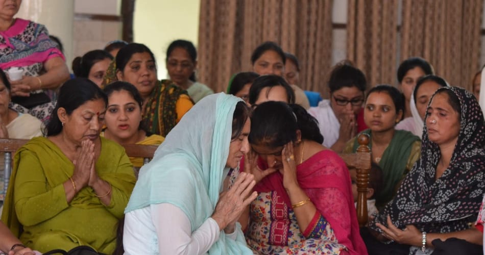 mournfull devotees of baba hardev singh, baba hardev singh no more, nirankari mission