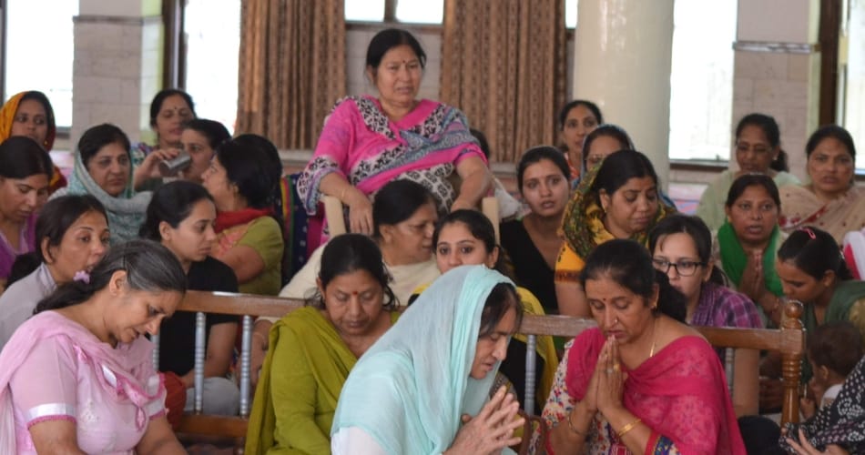 mournfull devotees of baba hardev singh, baba hardev singh no more, nirankari mission
