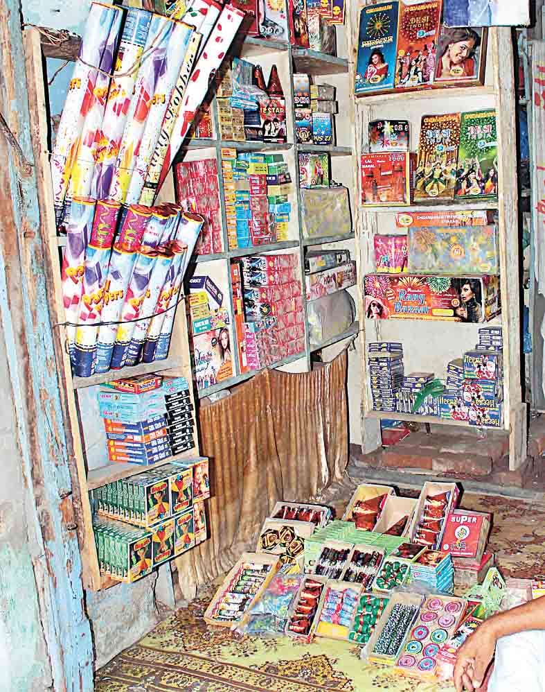 esploser in amroha cracker factory