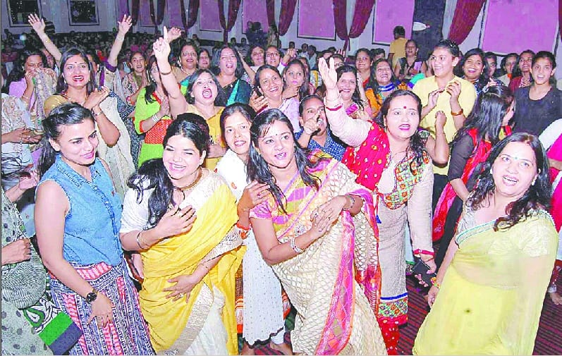Sri Sri Ravi Shankar's birthday celebrated