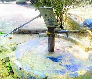 565 handpumps stalled in block Paraspur