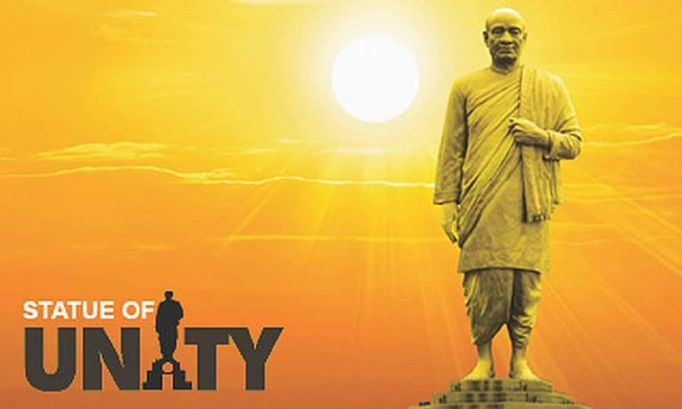 padmashri and padmabhushan award honred ramvi sutar created choturam Statue