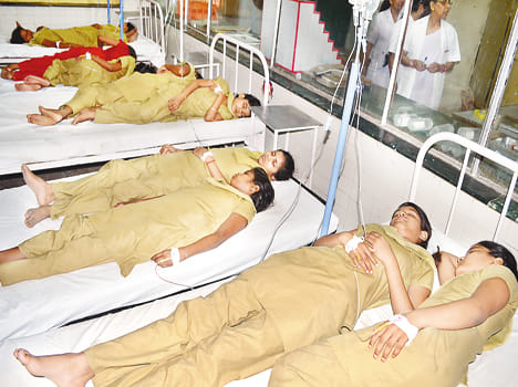 Two dozen students ill from food poisoning, 17 went to the hospital
