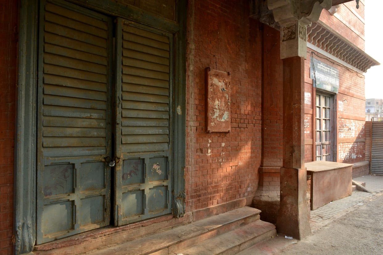 Syndicate occupied by two-storey Taunhal