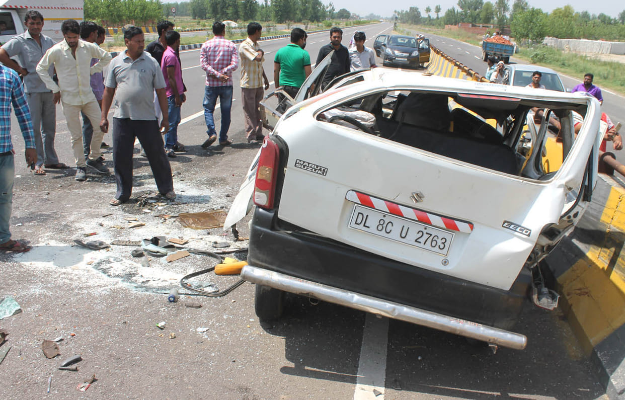 three died in road accident, Ruckus
